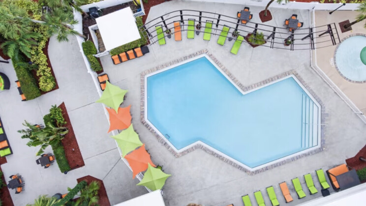 Holiday Inn and Suites Across from Universal Orlando